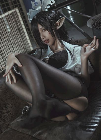 我的亲女让我进去了视频