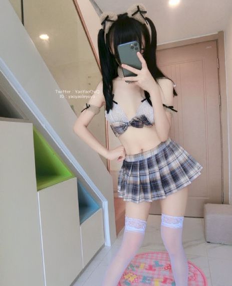 free性丰满白嫩白嫩的hd