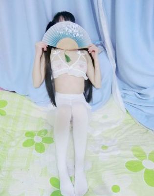 打扑克不盖被子的视频