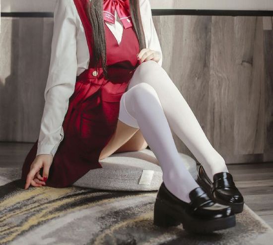 含紧一点h边做边走女男视频